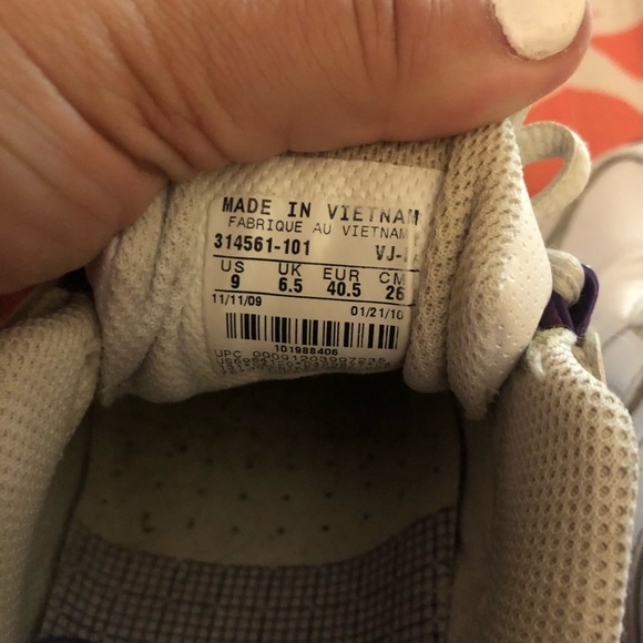 Shox - Picture 4 of 5